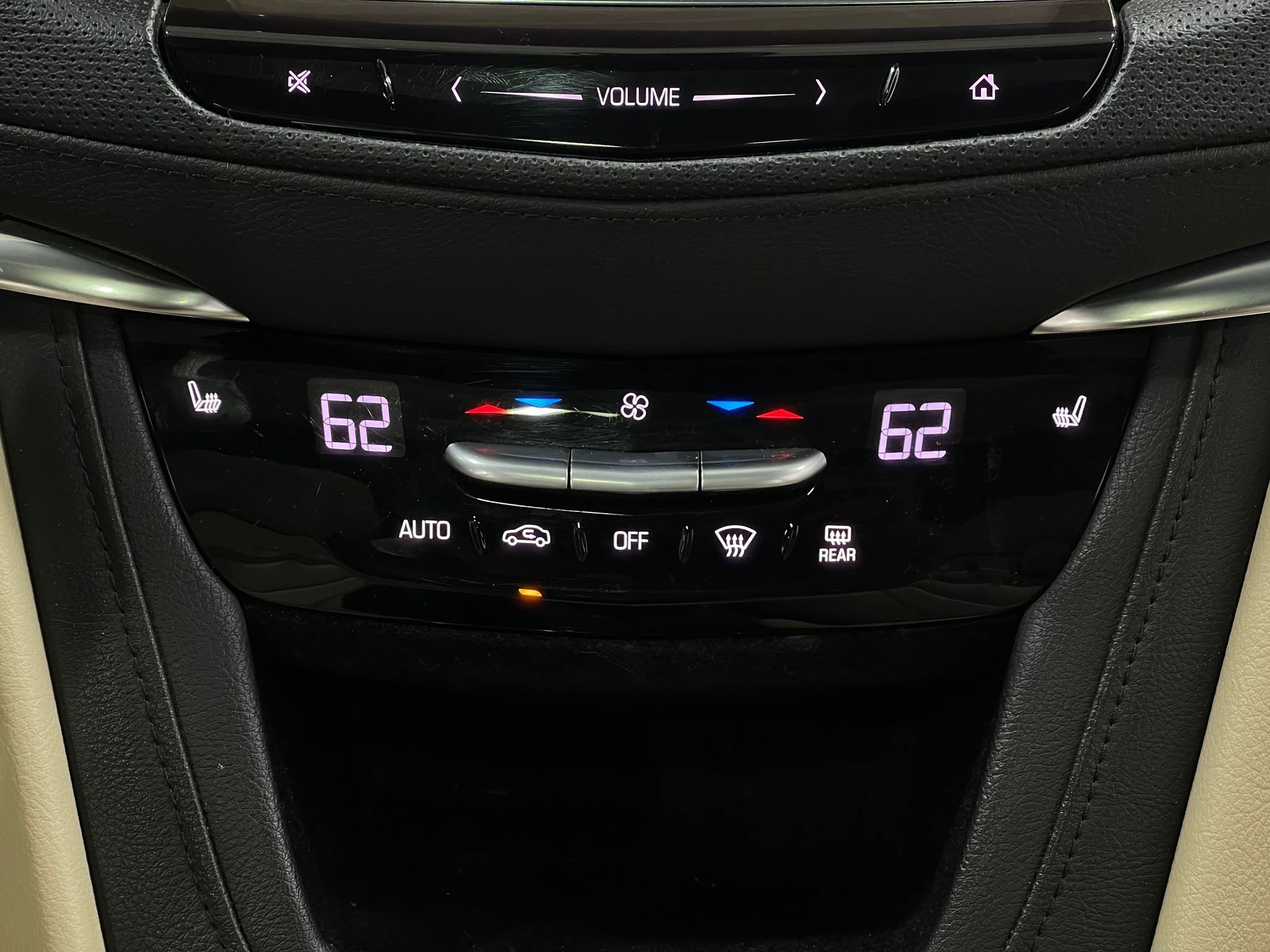 Used 2017 Cadillac XT5 Luxury image 25