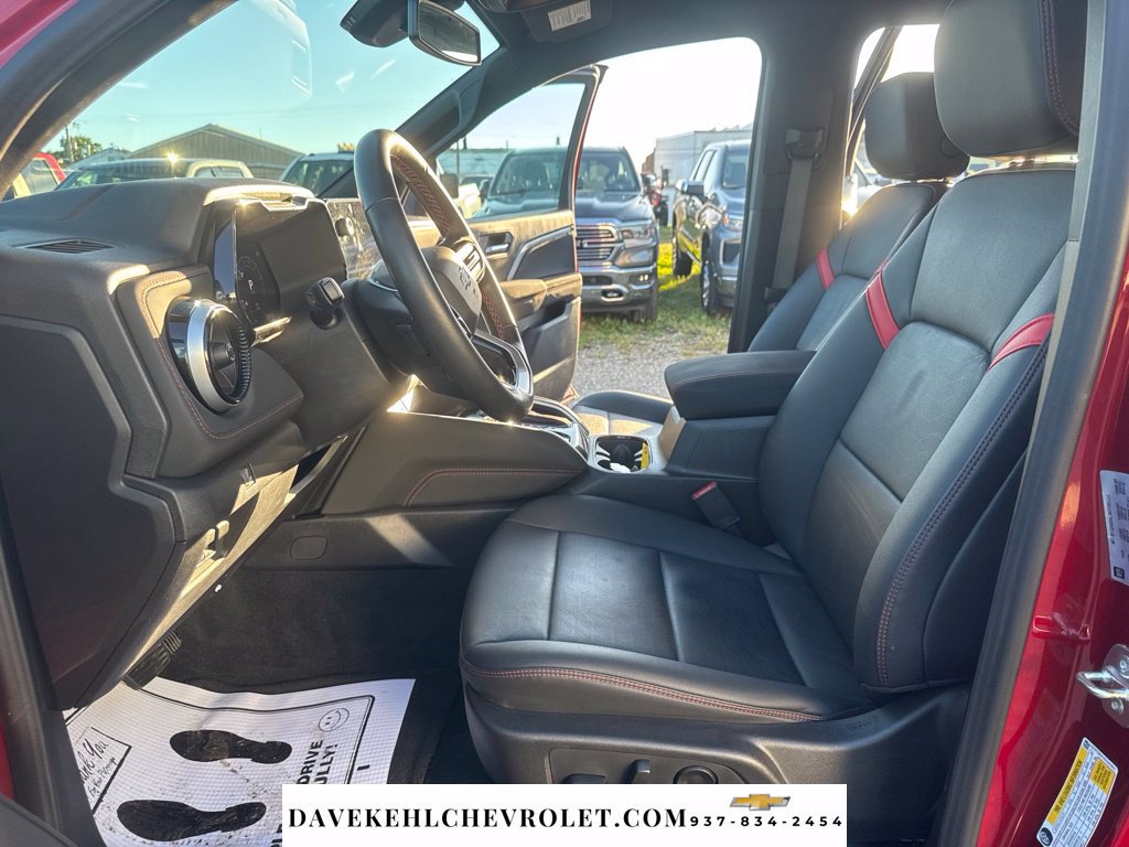 Used 2025 Chevrolet Colorado Z71 w/ Technology Package AWD/4WD image 14