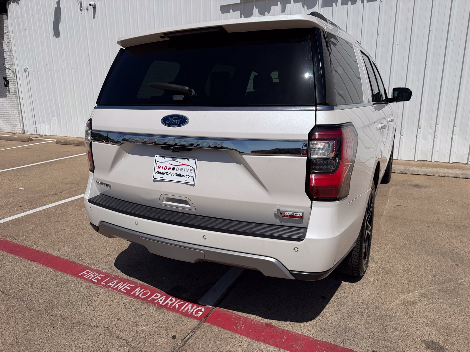 Used 2019 Ford Expedition Limited w/ Texas Edition Package RWD image 7