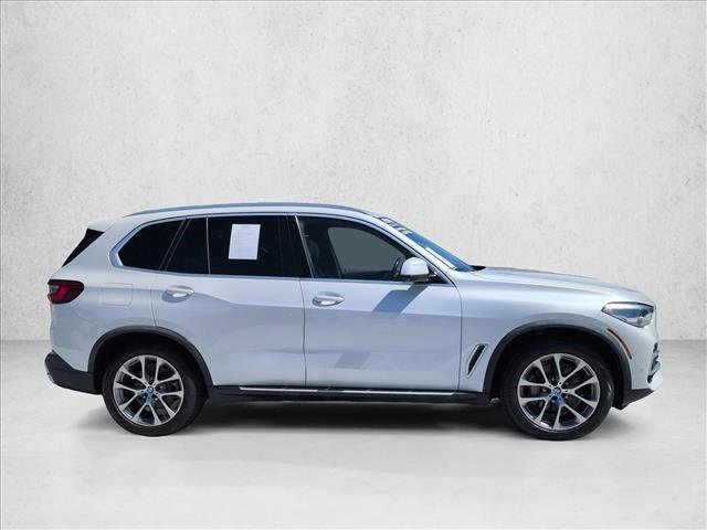Used 2019 BMW X5 xDrive40i w/ Convenience Package AWD/4WD image 4