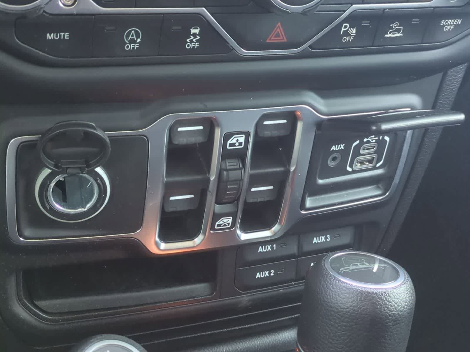 Used 2021 Jeep Gladiator Sport AWD/4WD image 30