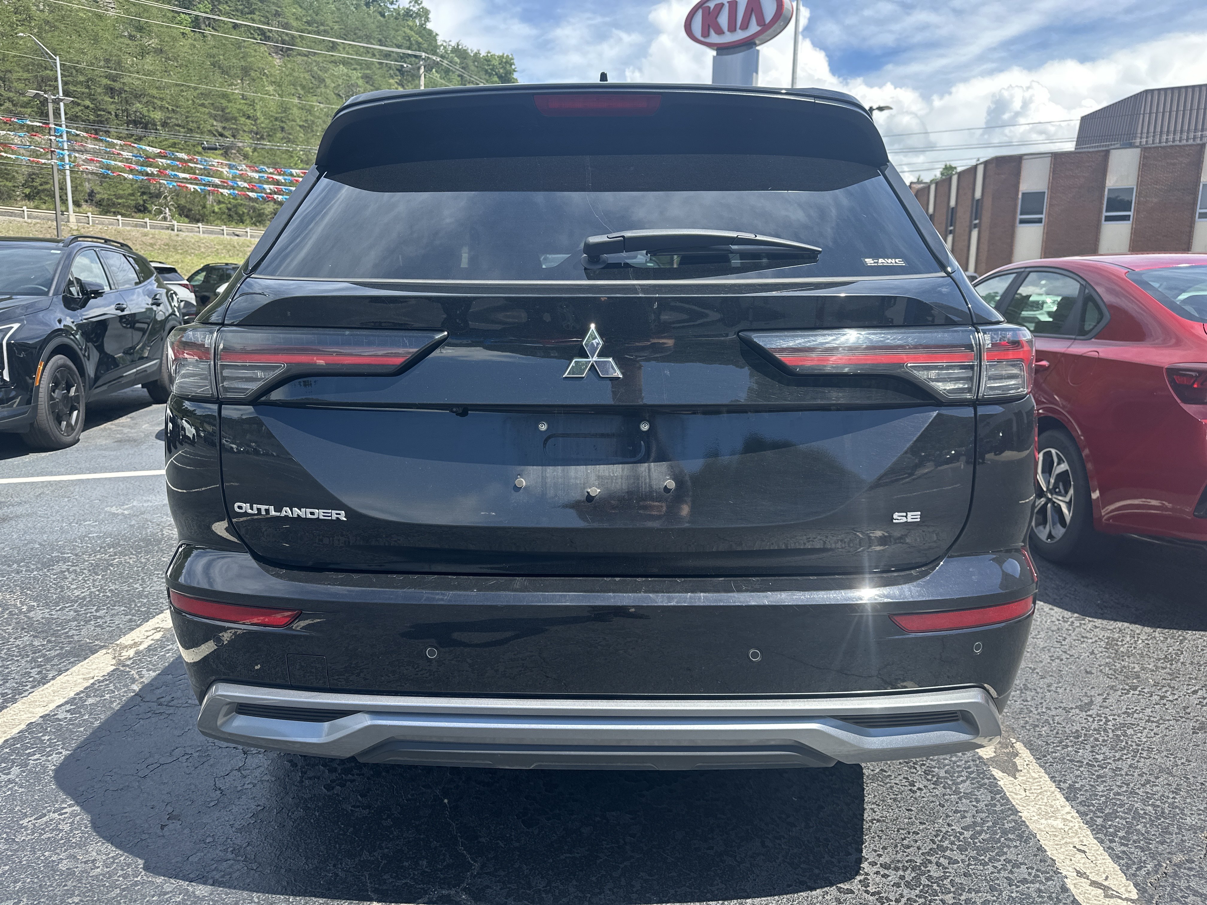 Used 2025 Mitsubishi Outlander SE AWD/4WD image 12
