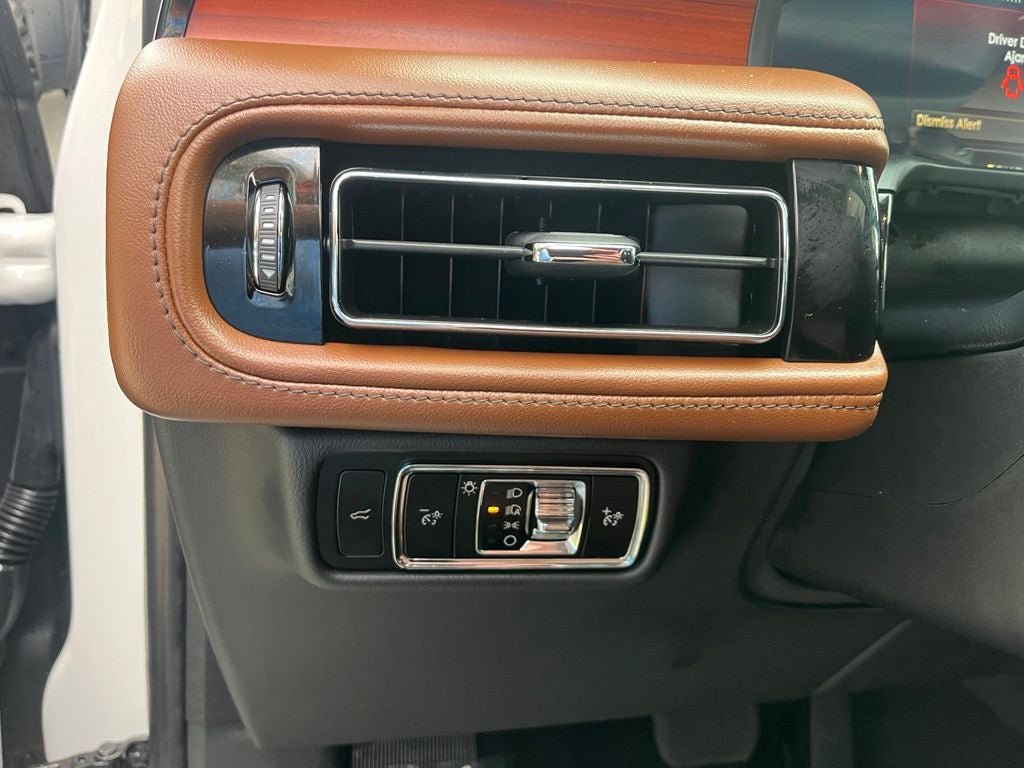Used 2024 Lincoln Aviator Reserve w/ Elements Package Plus AWD/4WD image 41