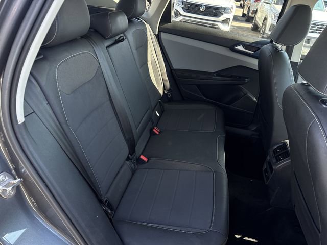 Used 2024 Volkswagen Taos SE w/ Panoramic Sunroof Package AWD/4WD image 26