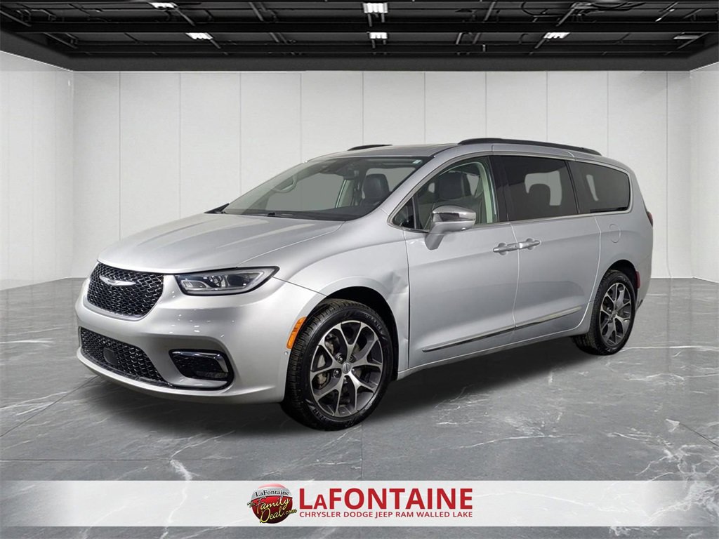 Certified 2022 Chrysler Pacifica Limited