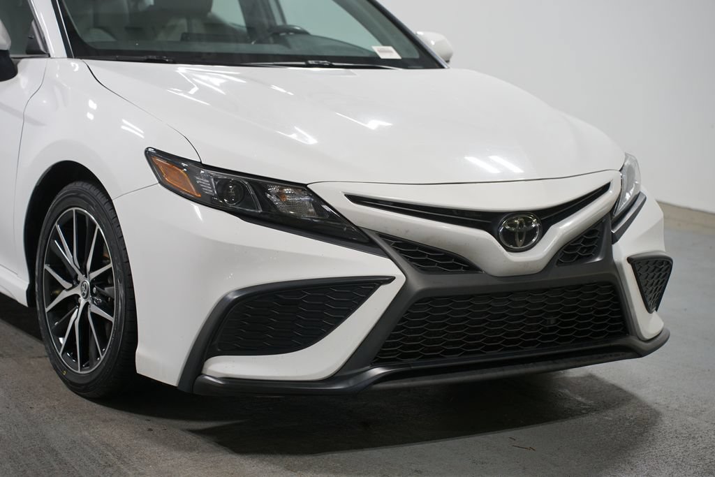 Used 2023 Toyota Camry SE FWD image 4