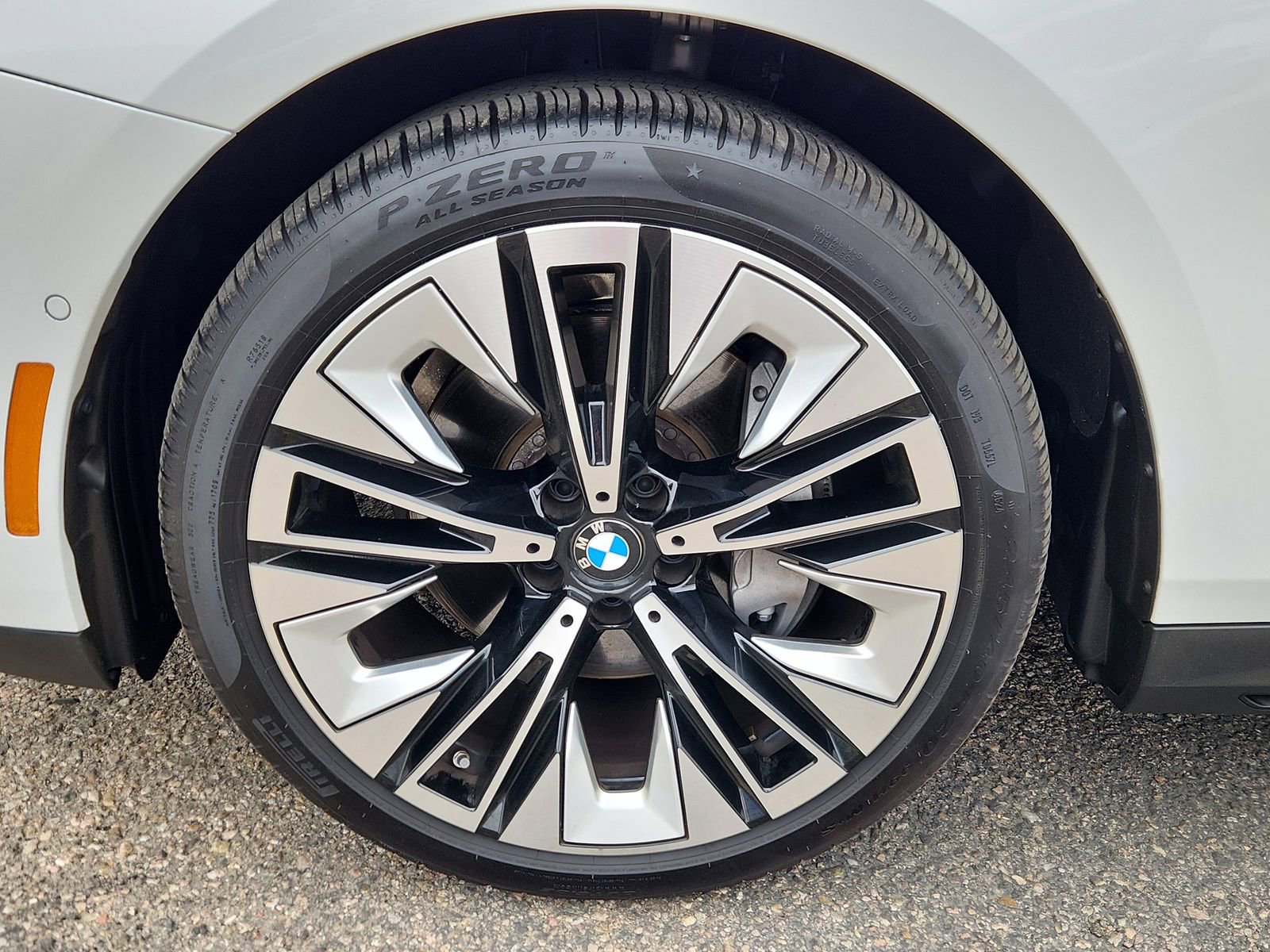 Used 2026 BMW 540i xDrive AWD/4WD image 17