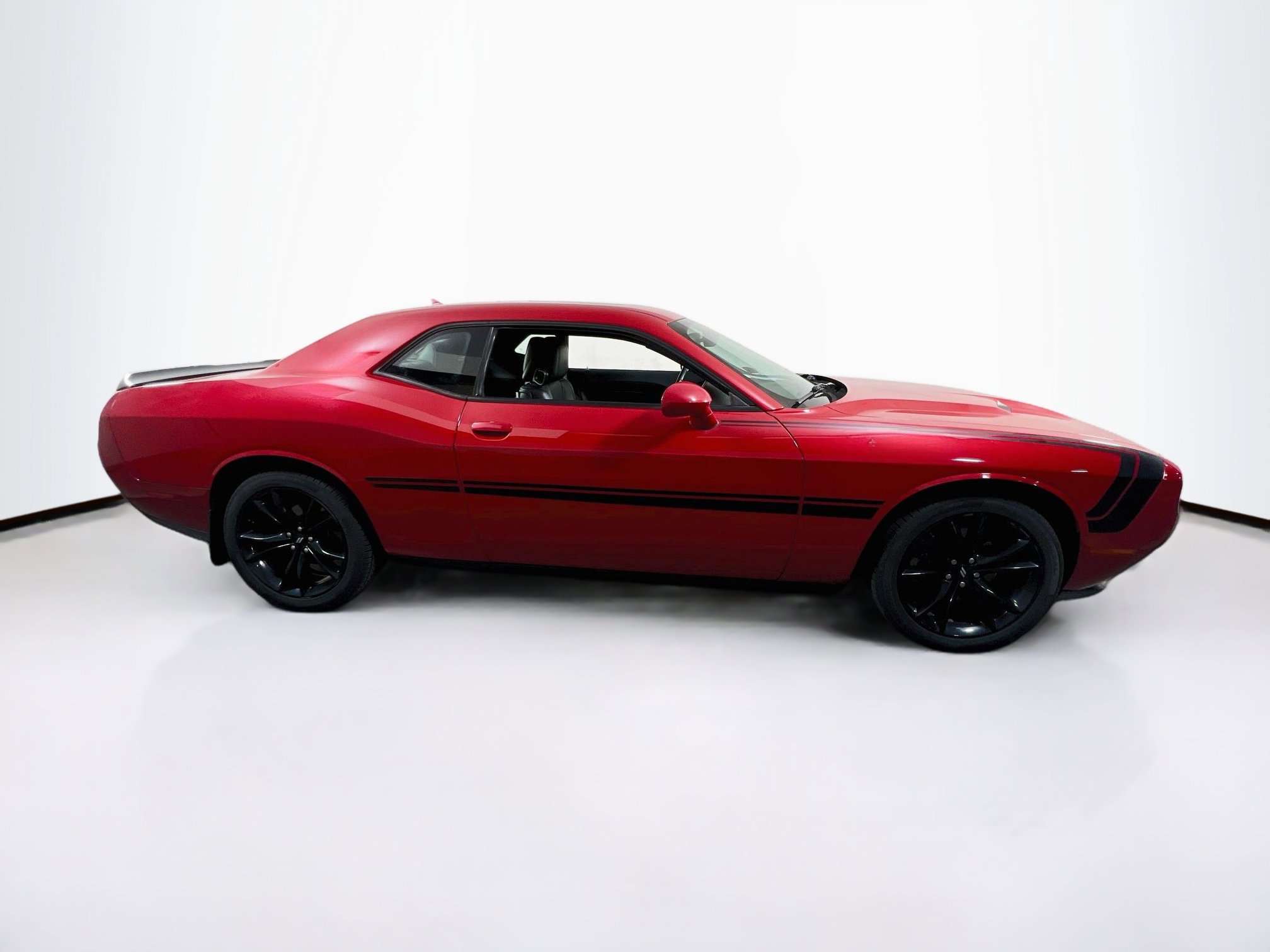 Used 2018 Dodge Challenger SXT Plus image 4