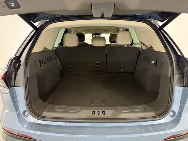 Used 2025 Lincoln Nautilus Premier image 9