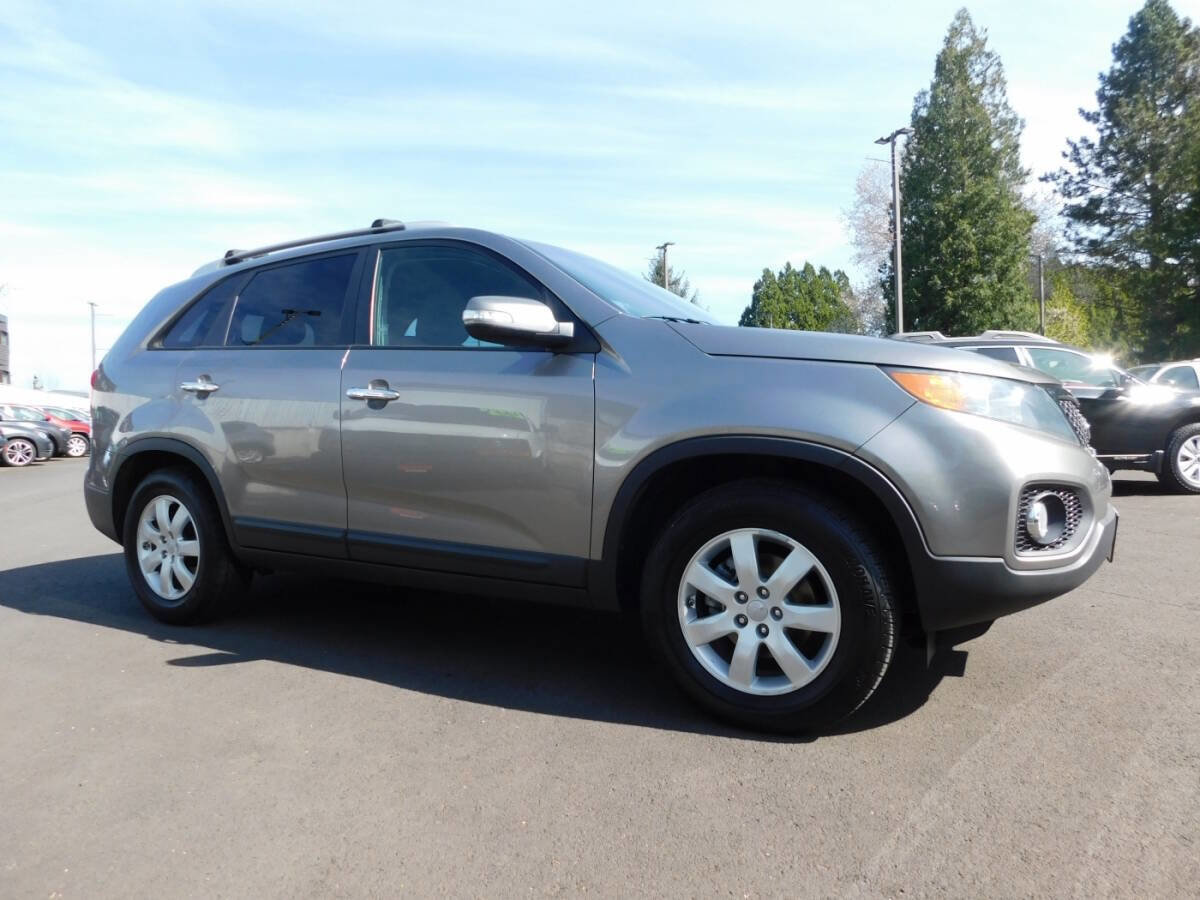 Used 2013 Kia Sorento LX w/ Convenience Pkg image 1