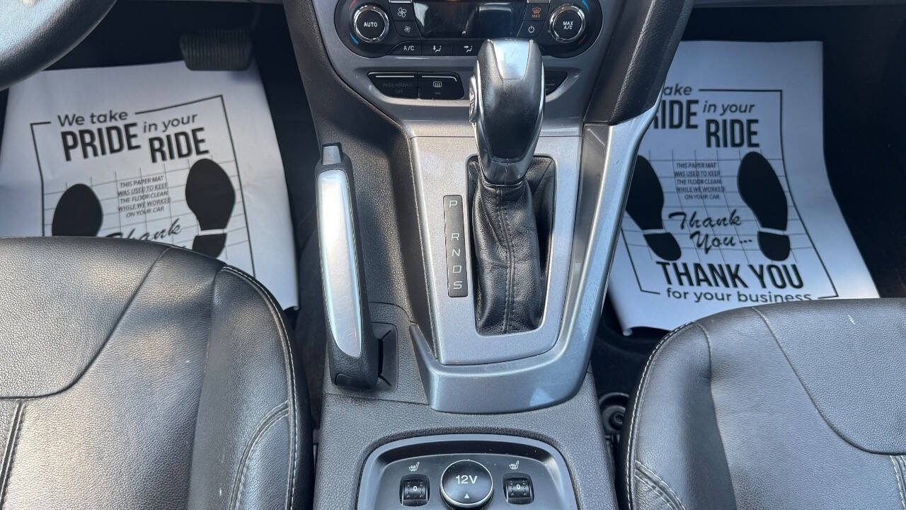 Used 2013 Ford Focus Titanium w/ Titanium Handling Pkg FWD image 12