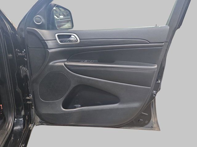 Used 2021 Jeep Grand Cherokee Laredo X image 11