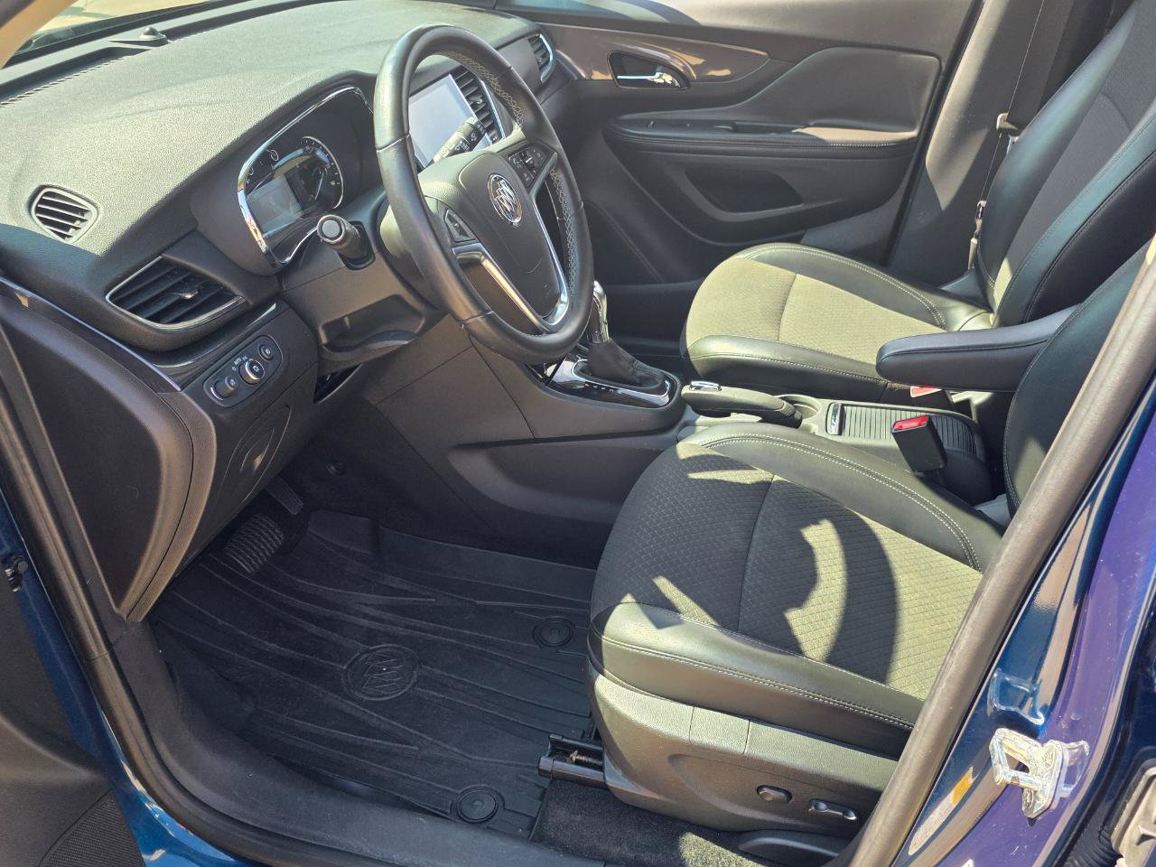 Used 2019 Buick Encore Sport Touring FWD image 7