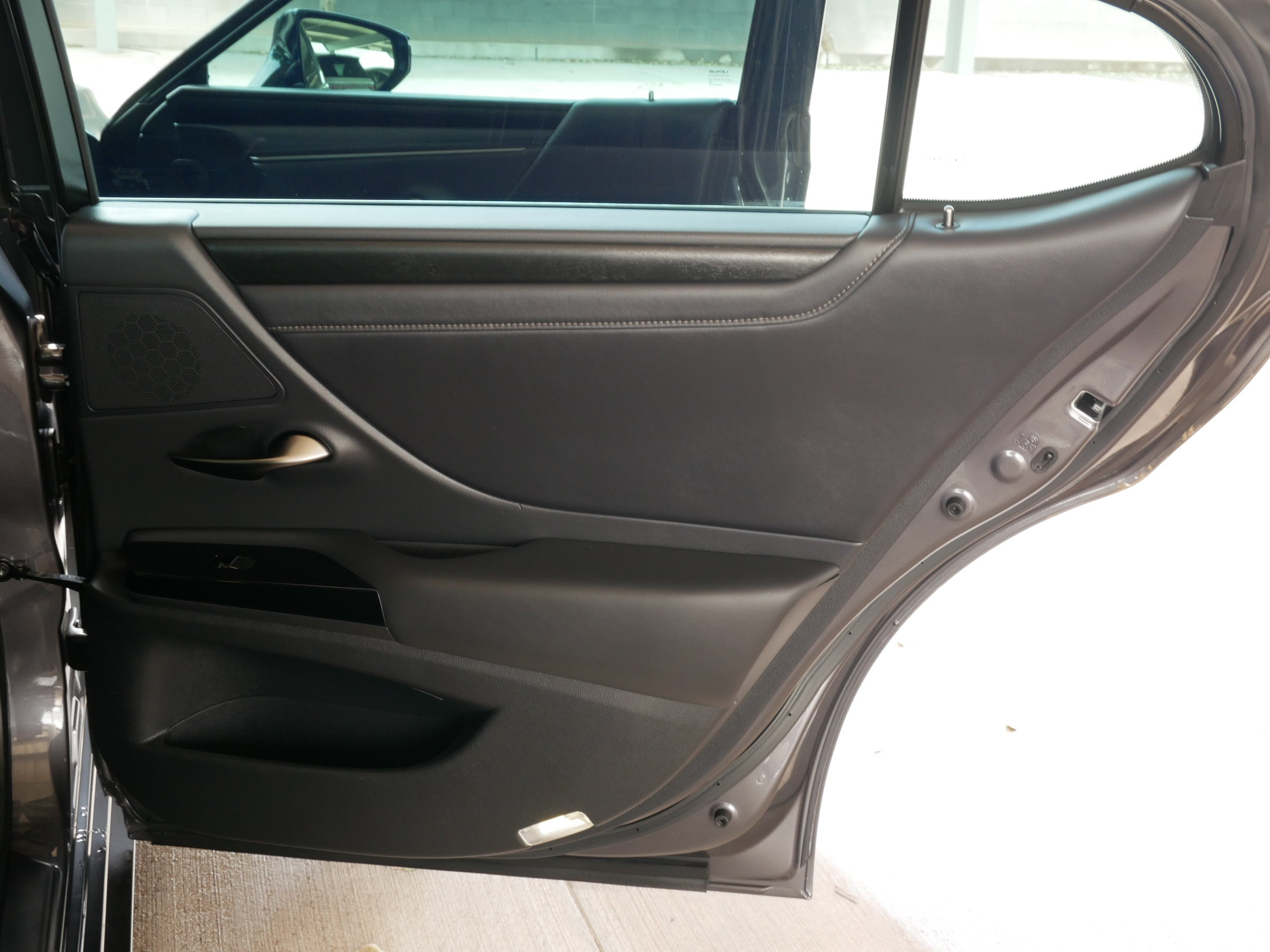 Used 2023 Lexus ES 350 w/ Premium Package FWD image 18