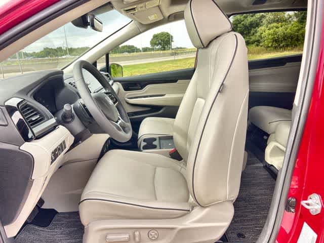 Certified 2026 Honda Odyssey Touring image 11