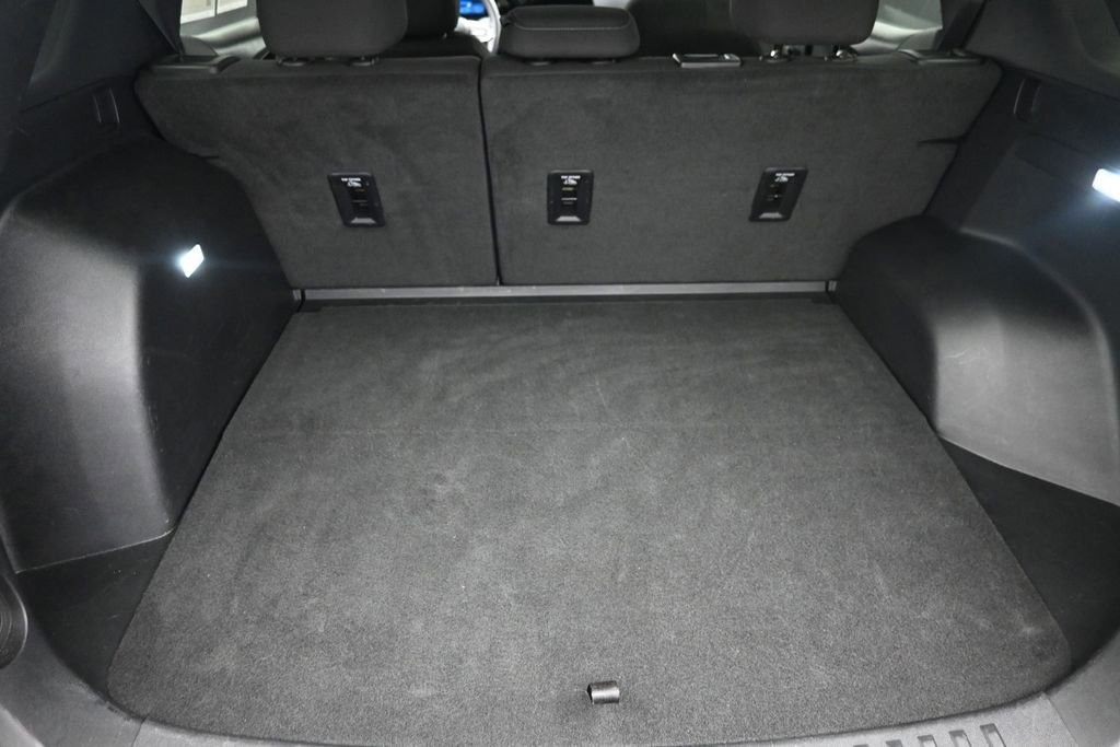 Used 2025 Chevrolet Equinox LT FWD image 9