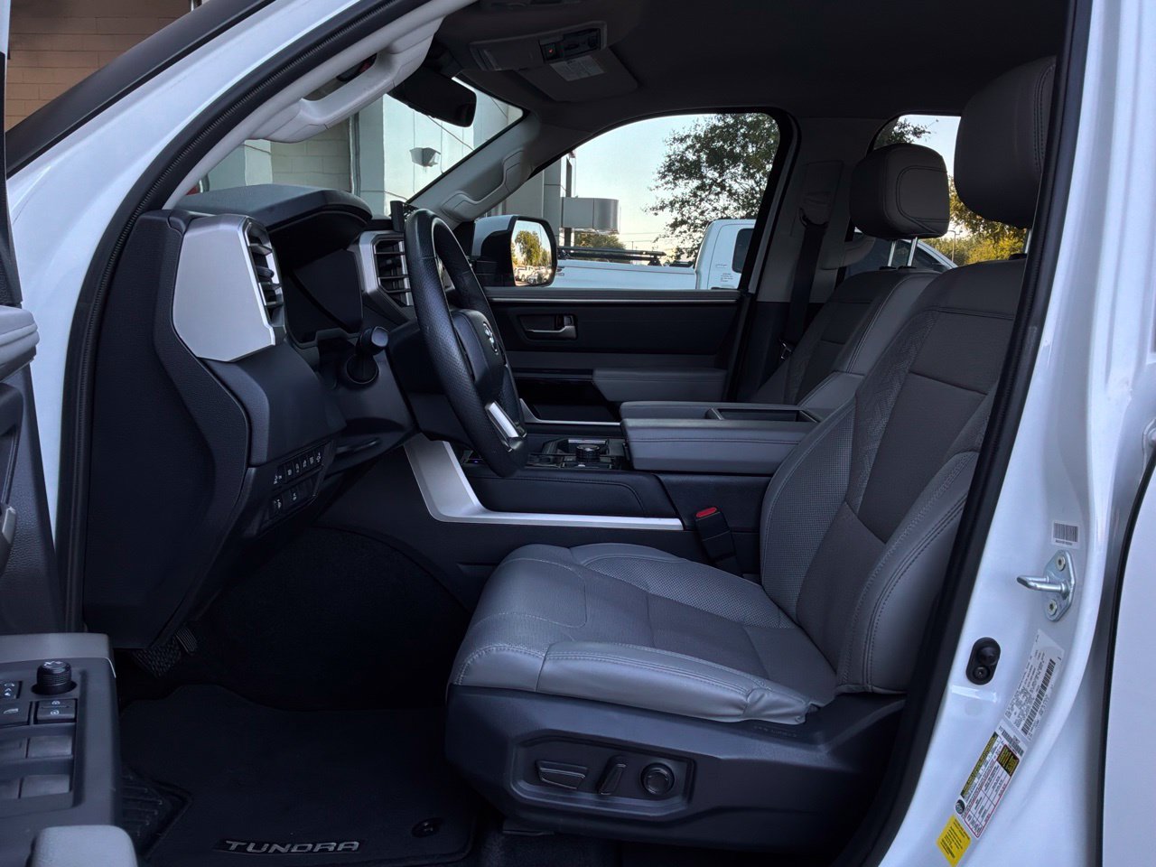 Used 2024 Toyota Tundra Limited w/ Power Package AWD/4WD image 15