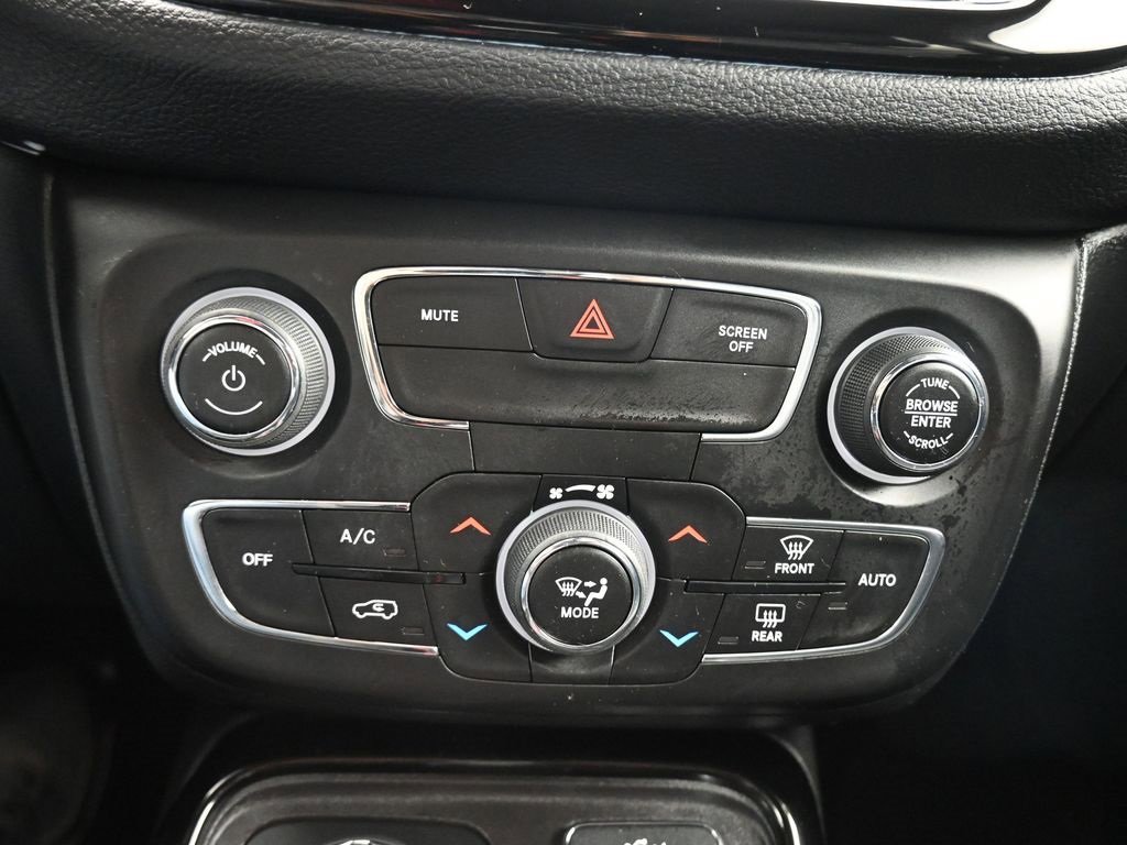 Used 2020 Jeep Compass Limited image 18