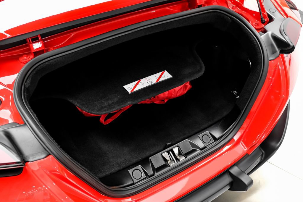 Used 2024 Ferrari Roma Spider RWD image 43