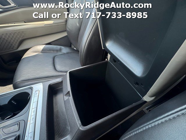 Used 2025 Kia Carnival FWD image 29