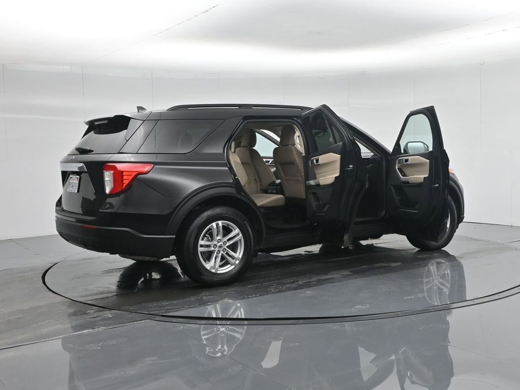 Used 2022 Ford Explorer XLT image 6