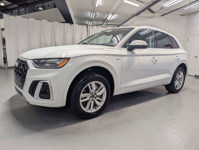 Used 2023 Audi Q5 2.0T Premium w/ Convenience Package AWD/4WD image 5