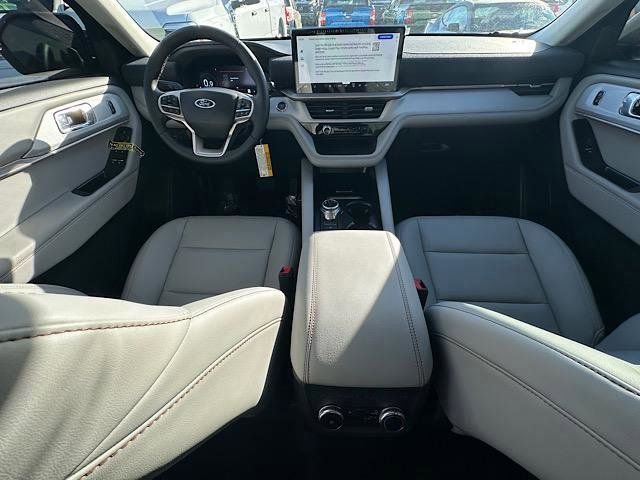 New 2025 Ford Explorer Active w/ Active Comfort Package image 13