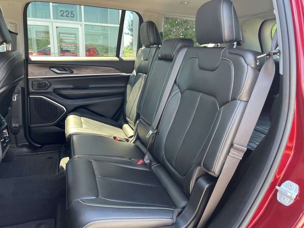 Used 2022 Jeep Grand Cherokee L Limited AWD/4WD image 15