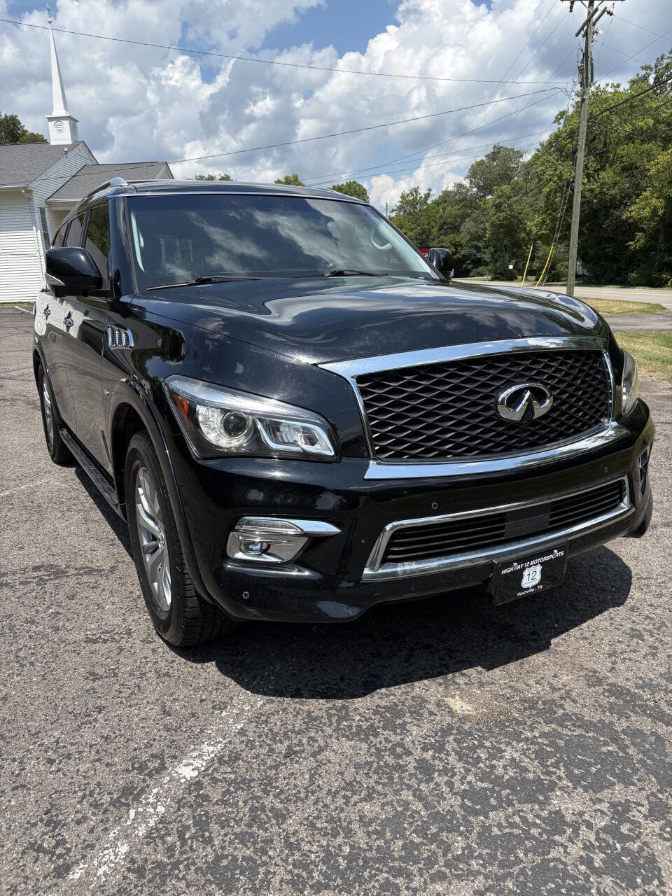 Used 2017 INFINITI QX80 4WD image 1