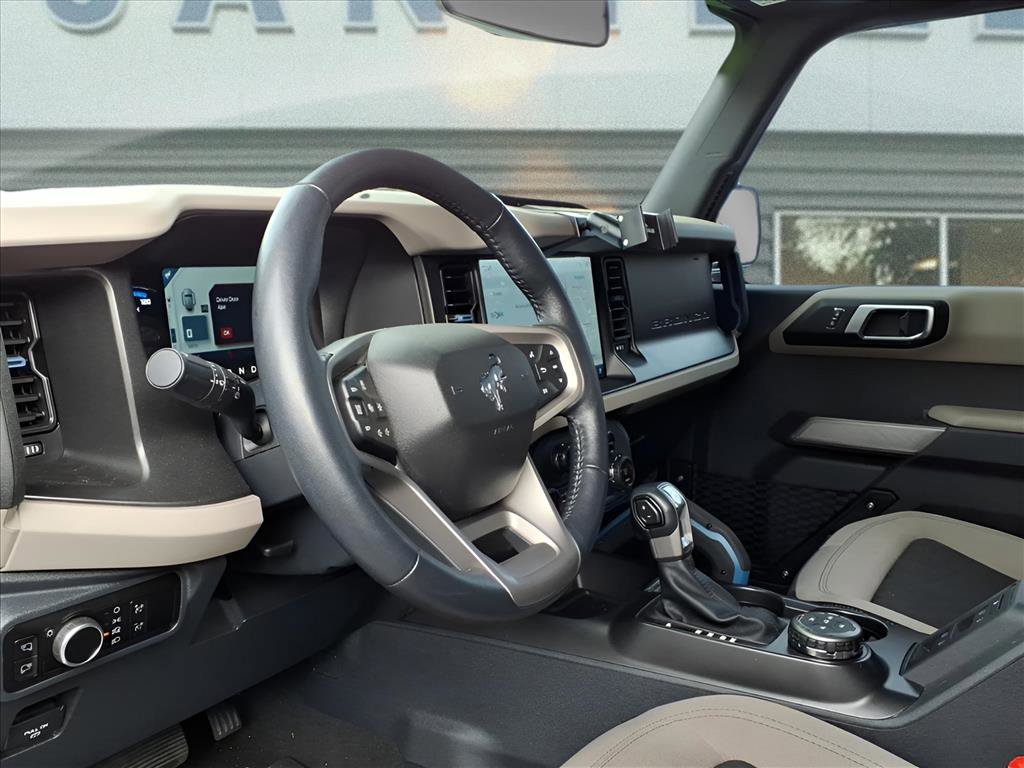 Used 2023 Ford Bronco Wildtrak image 16