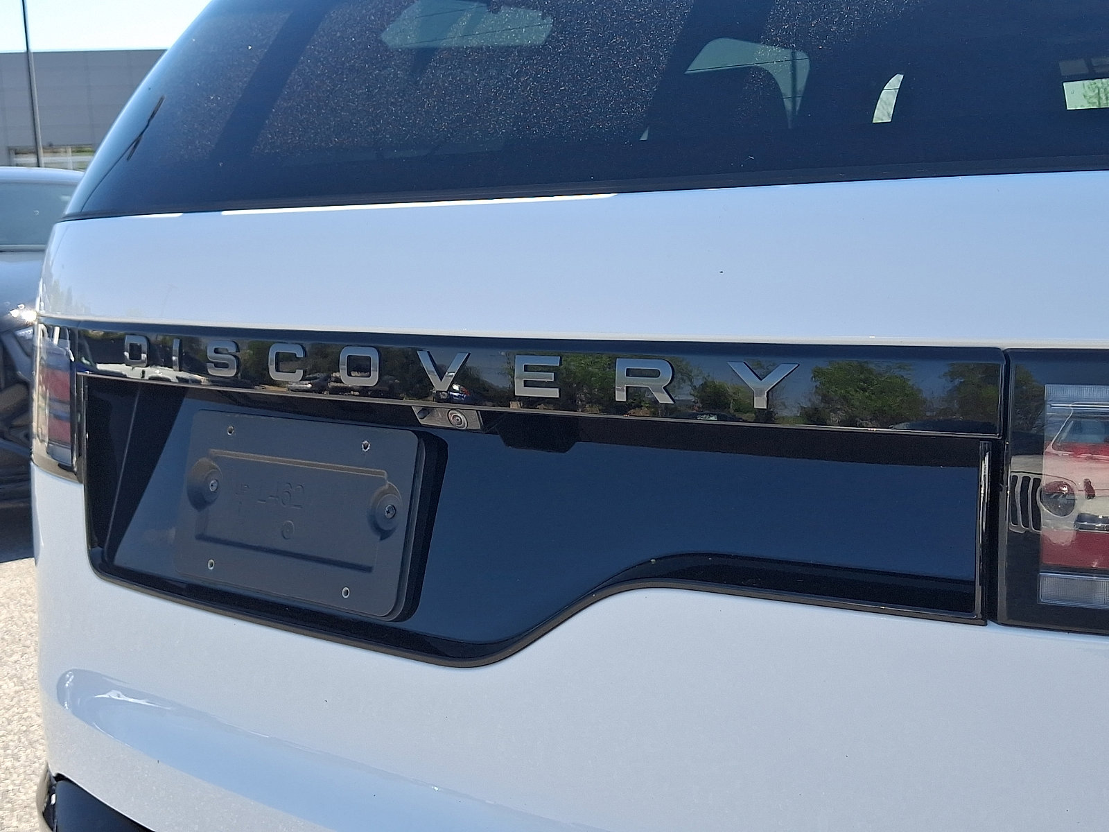 Used 2024 Land Rover Discovery Dynamic SE image 32