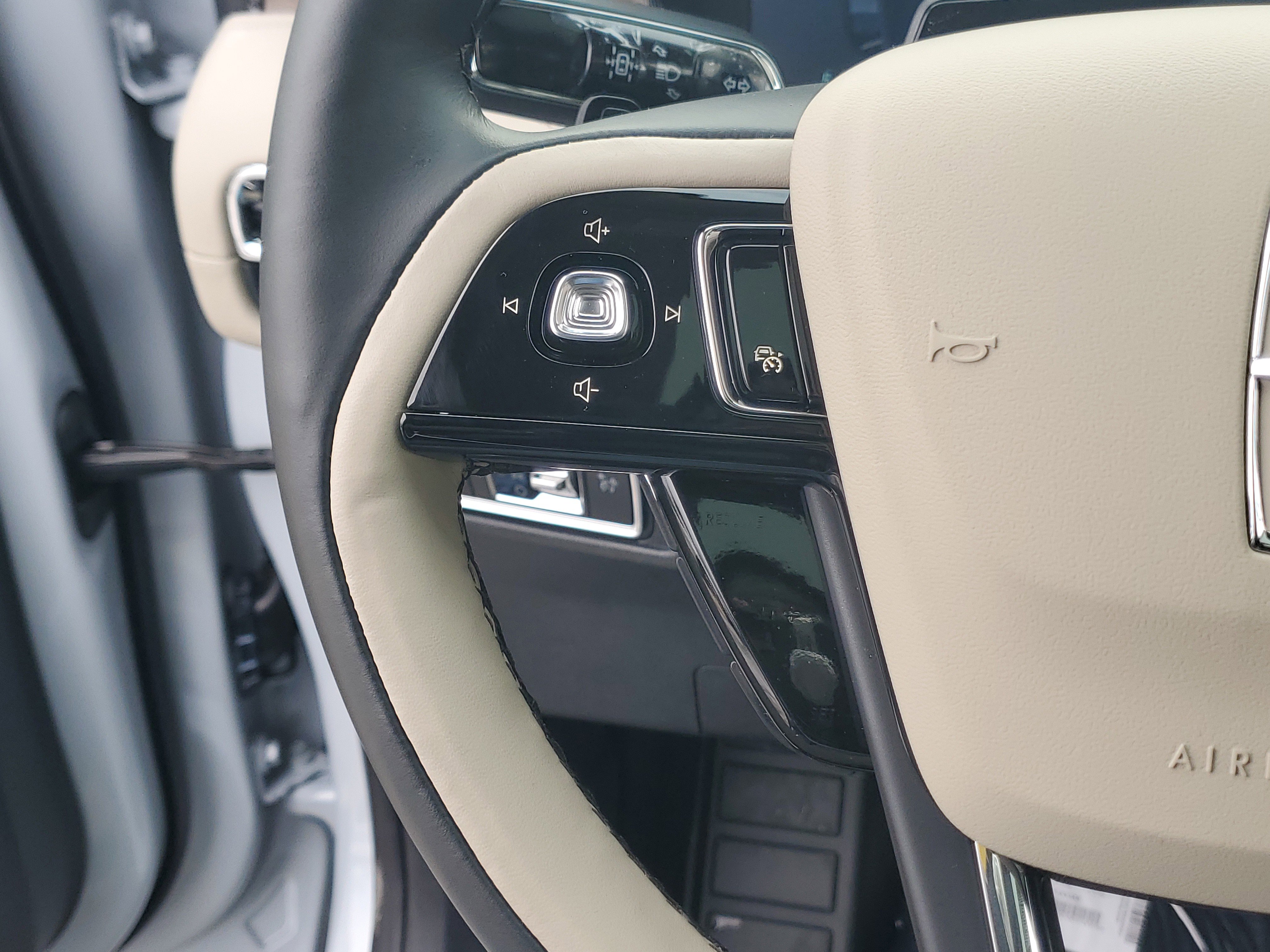 New 2026 Lincoln Corsair Grand Touring image 17