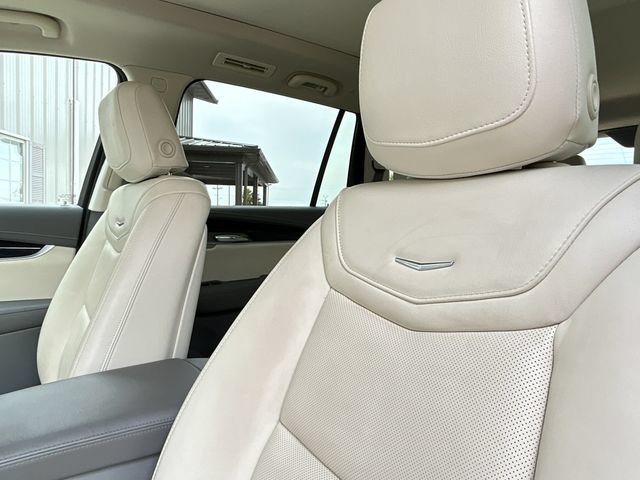 Used 2023 Cadillac XT6 Premium Luxury w/ Technology Package AWD/4WD image 39
