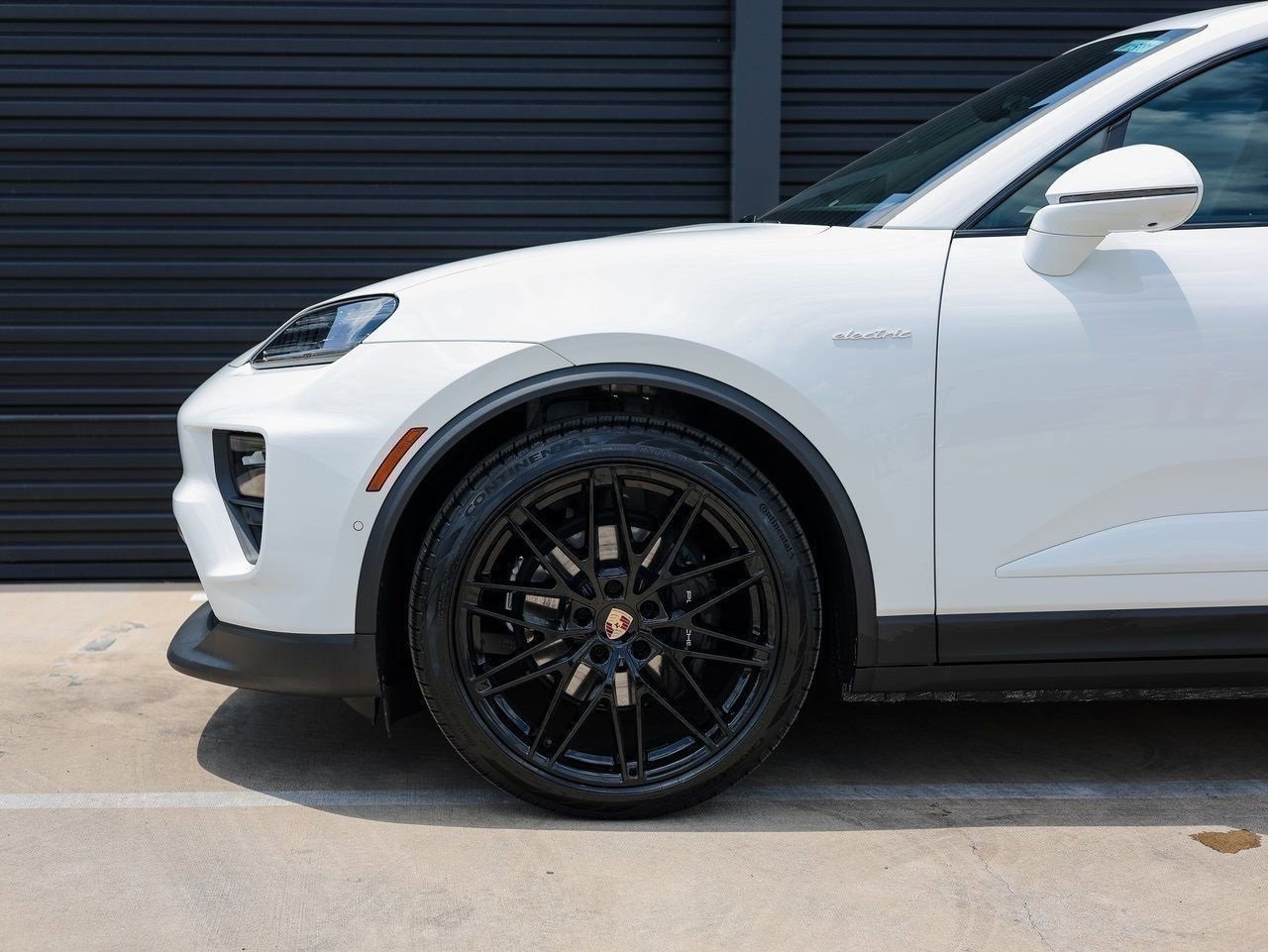 New 2025 Porsche Macan Electric image 11