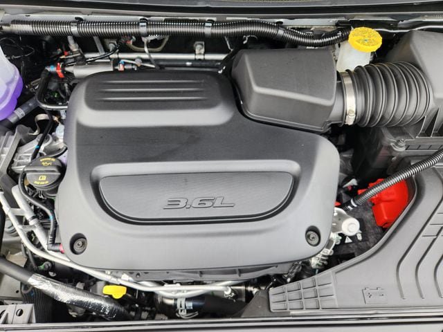 New 2026 Chrysler Pacifica Limited FWD image 25