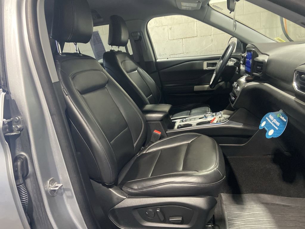 Used 2021 Ford Explorer XLT w/ Equipment Group 202A image 27