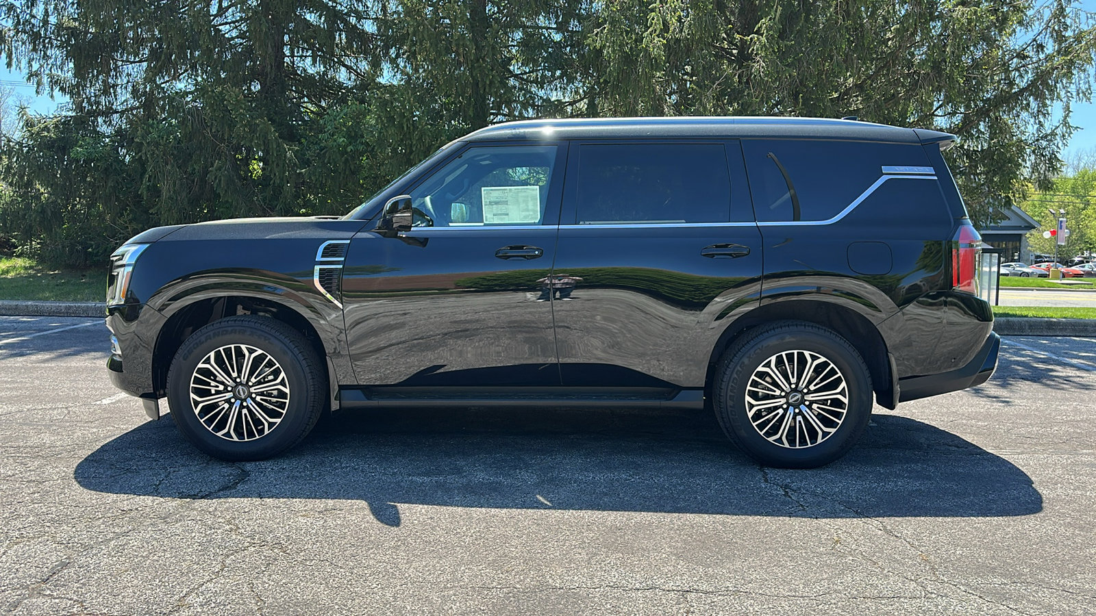 New 2025 Nissan Armada SL w/ Convenience Package image 13
