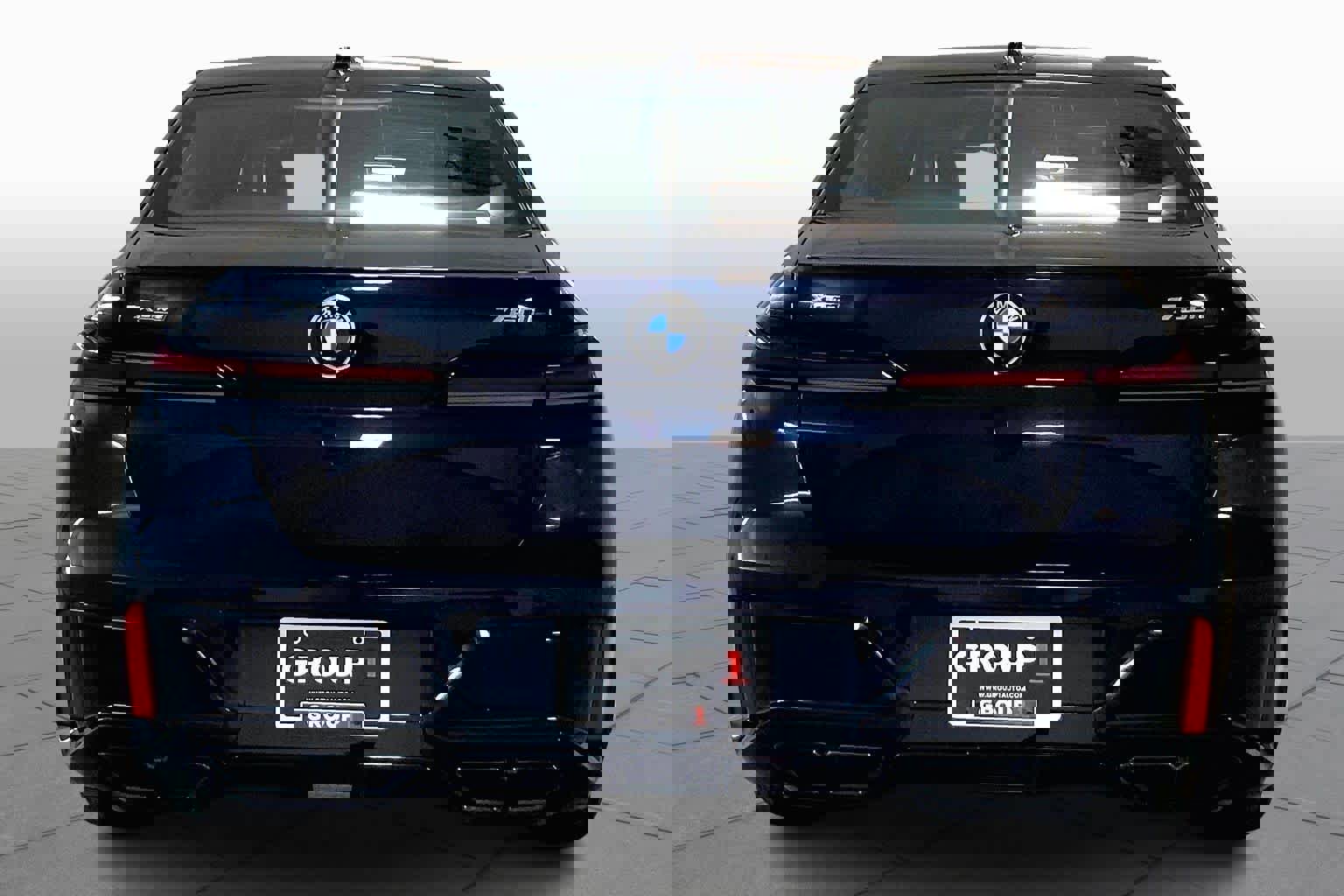 Certified 2023 BMW 760i xDrive image 5