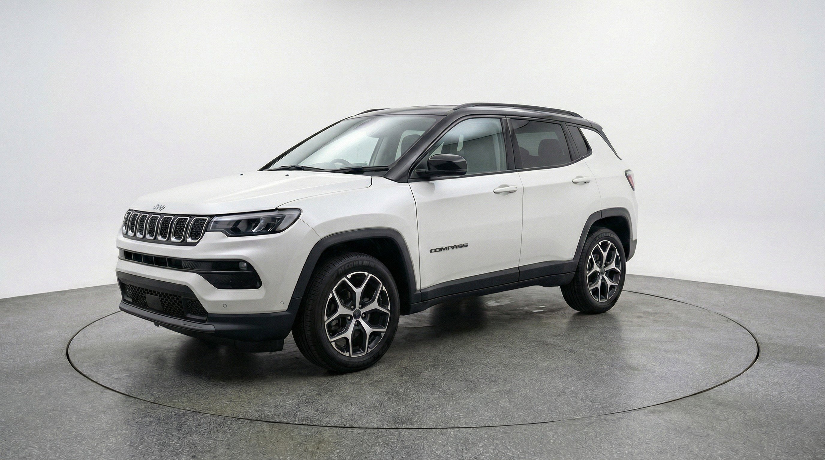 Used 2025 Jeep Compass Limited AWD/4WD image 3