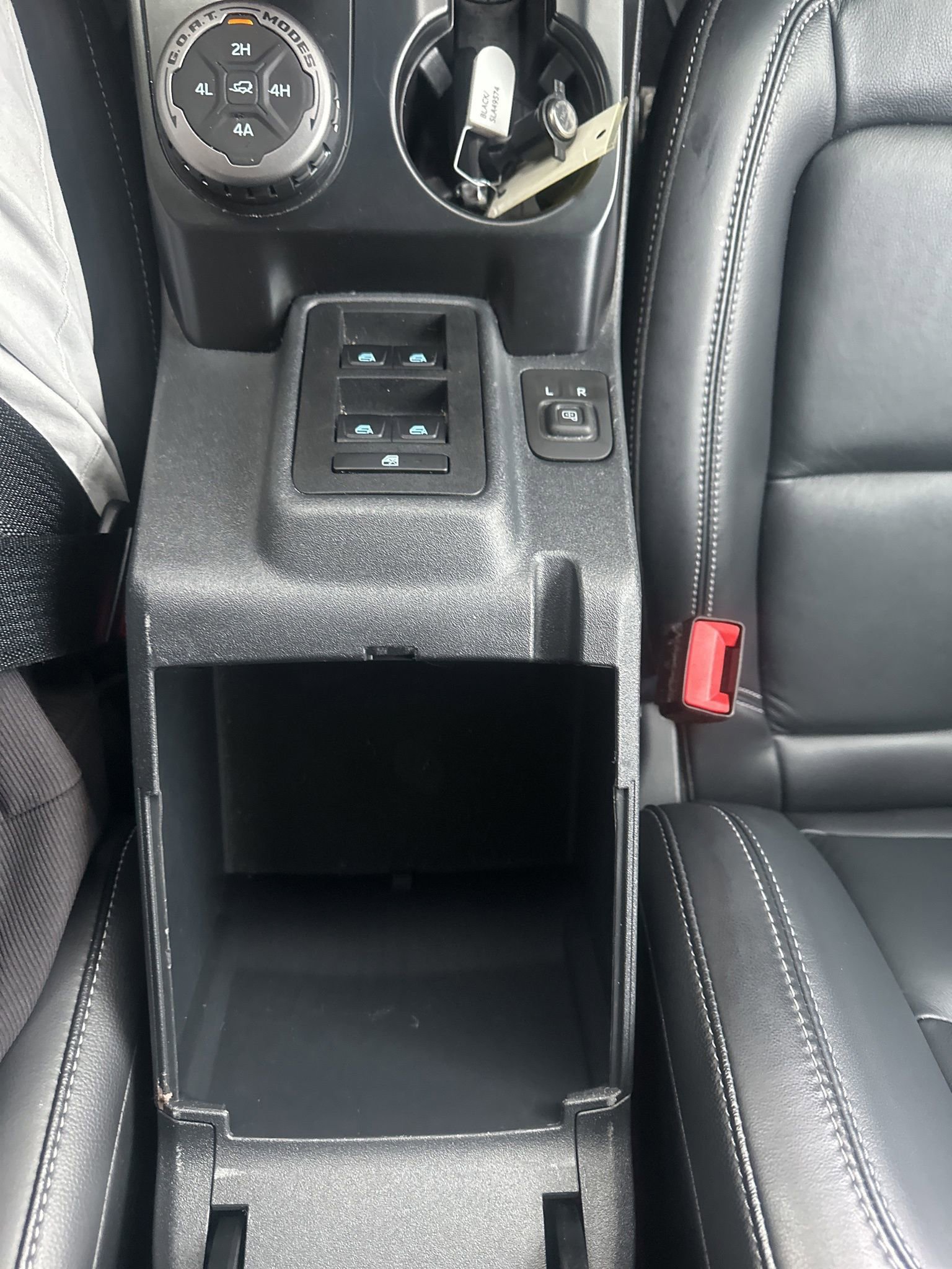 Used 2025 Ford Bronco Outer Banks w/ Sasquatch Package AWD/4WD image 35