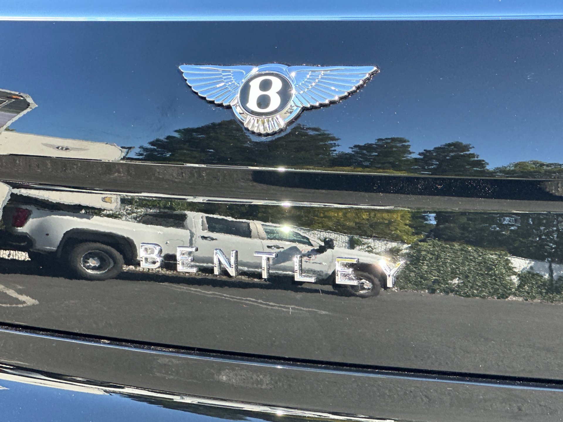 New 2025 Bentley Flying Spur Plug-In Hybrid image 30