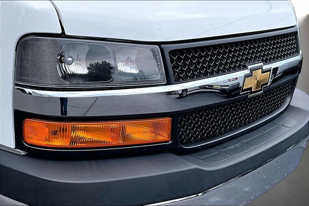Used 2024 Chevrolet Express 3500 LT w/ LT Preferred Equipment Group RWD image 30