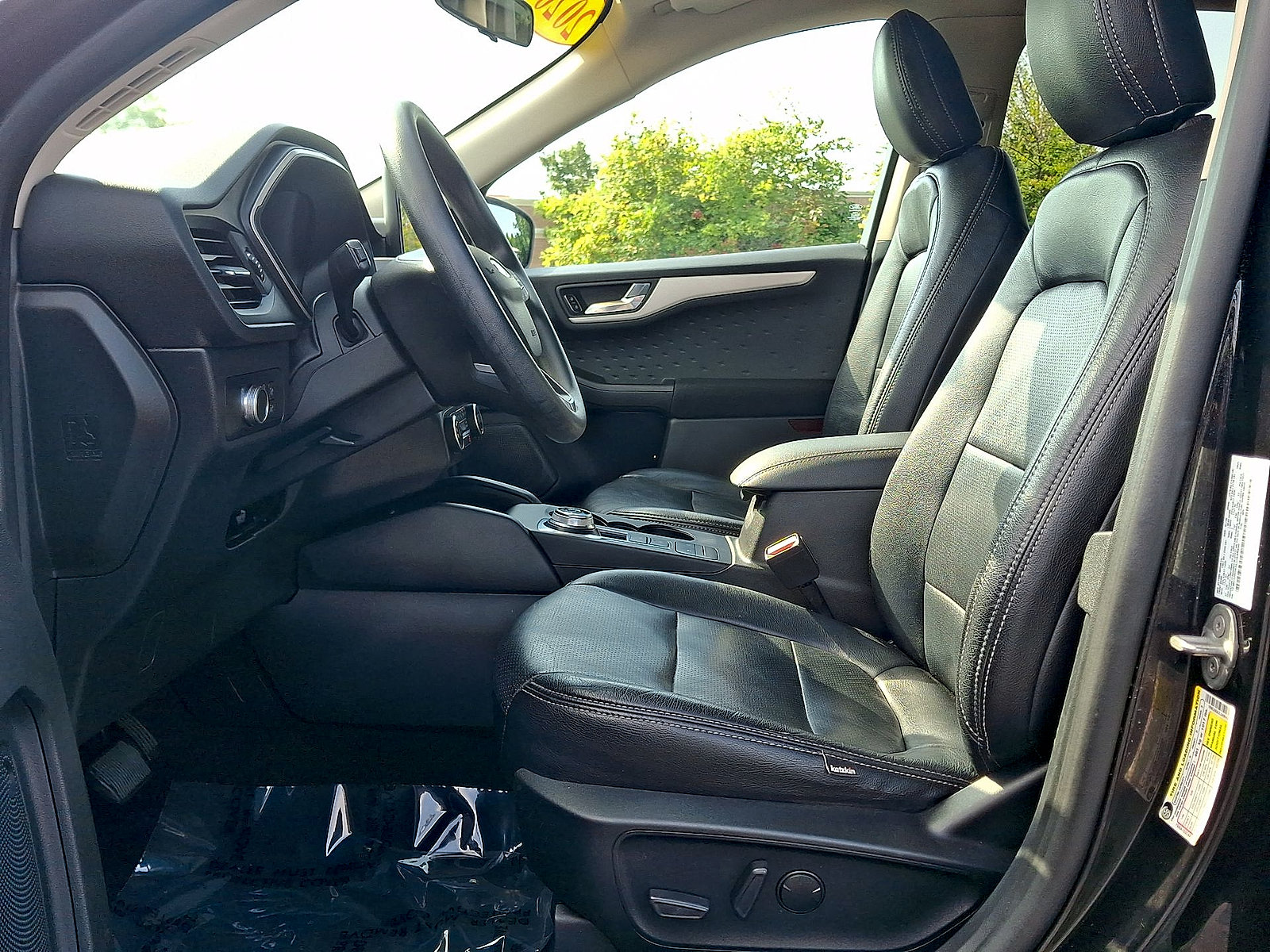 Used 2020 Ford Escape SE FWD image 11