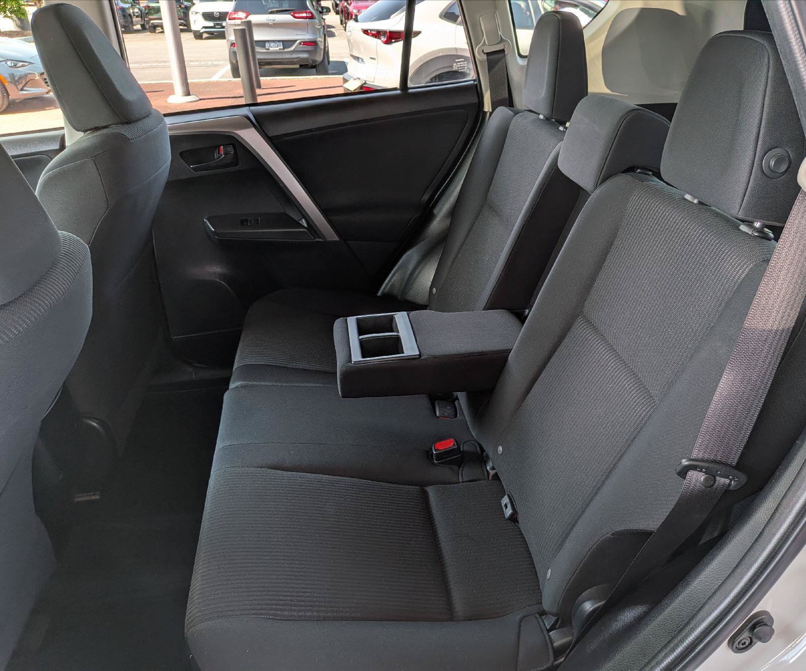 Used 2016 Toyota RAV4 LE AWD/4WD image 23