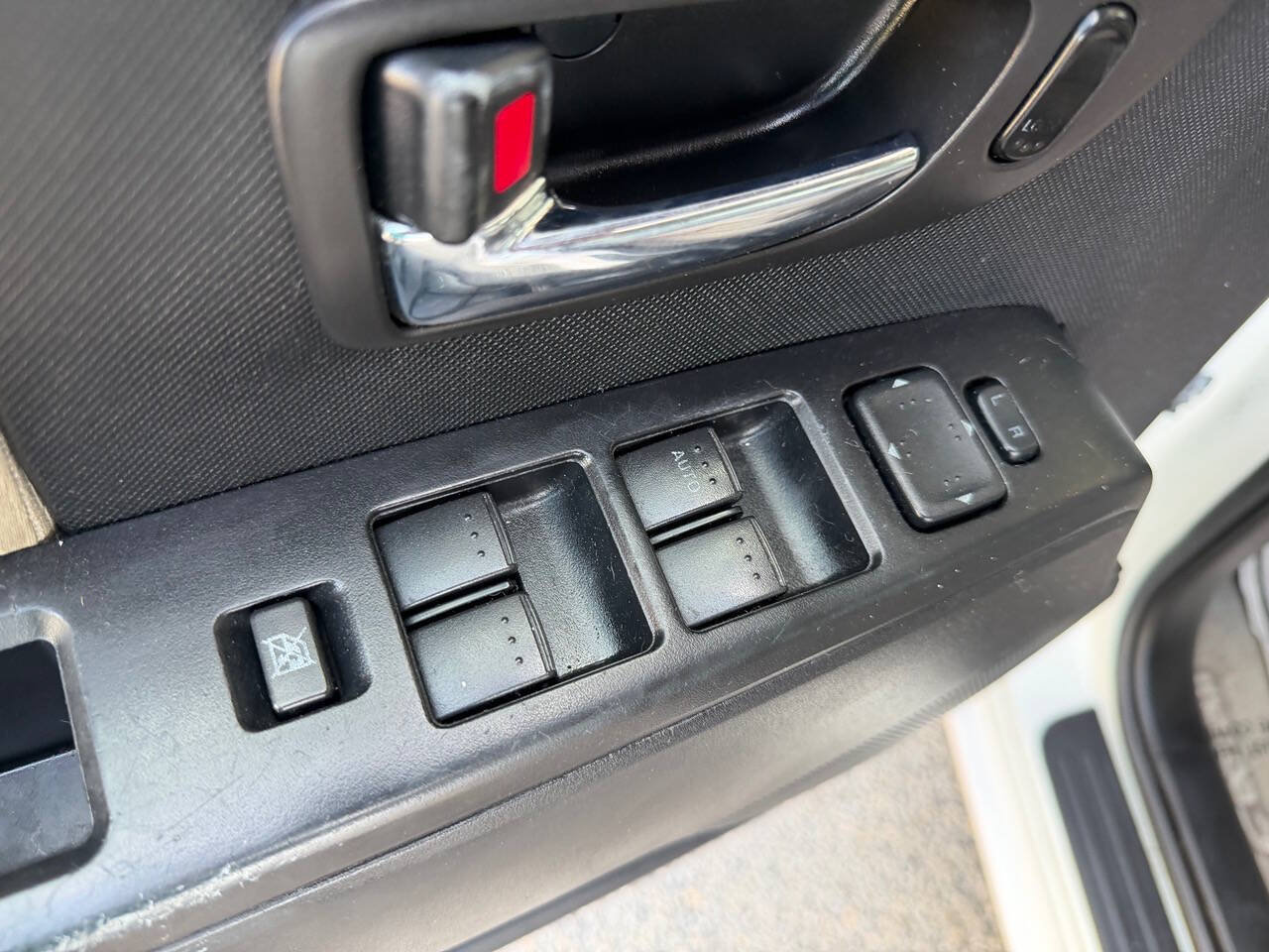 Used 2009 MAZDA MAZDA5 Sport FWD image 21