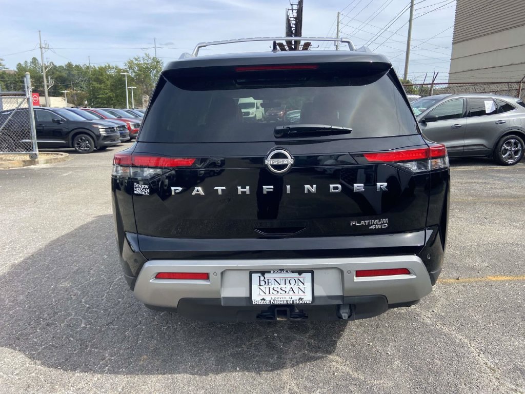 Used 2023 Nissan Pathfinder Platinum AWD/4WD image 3