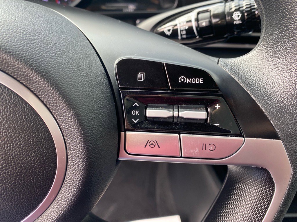 Used 2023 Hyundai Elantra SEL image 15