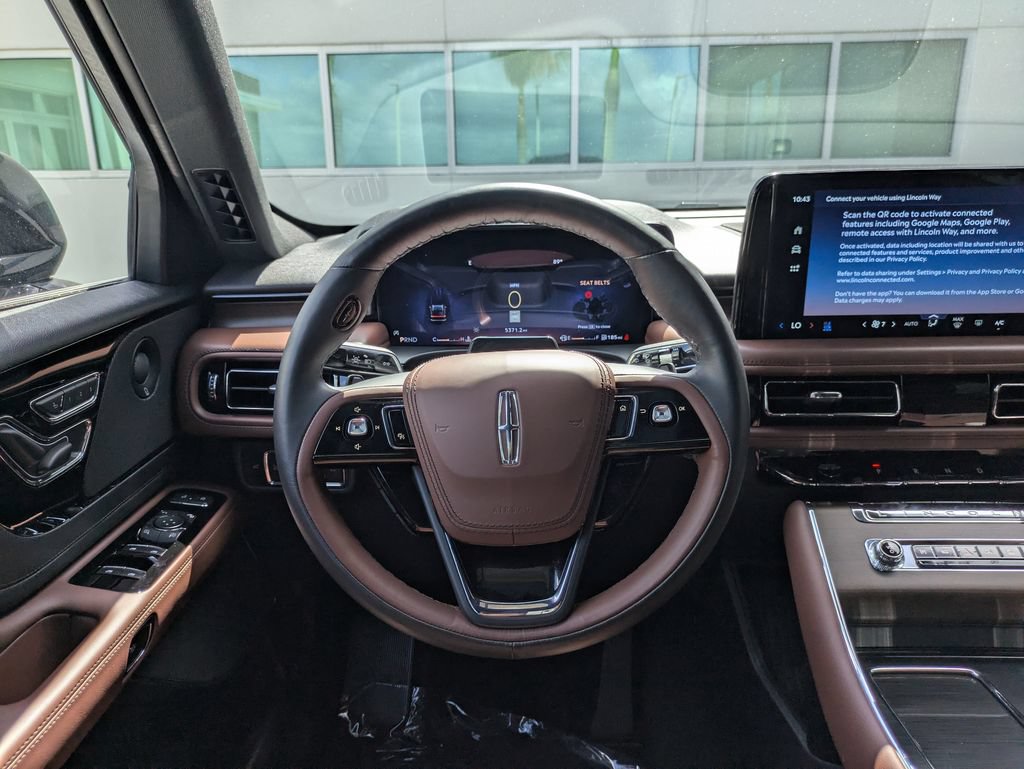 Certified 2025 Lincoln Aviator Reserve RWD image 16