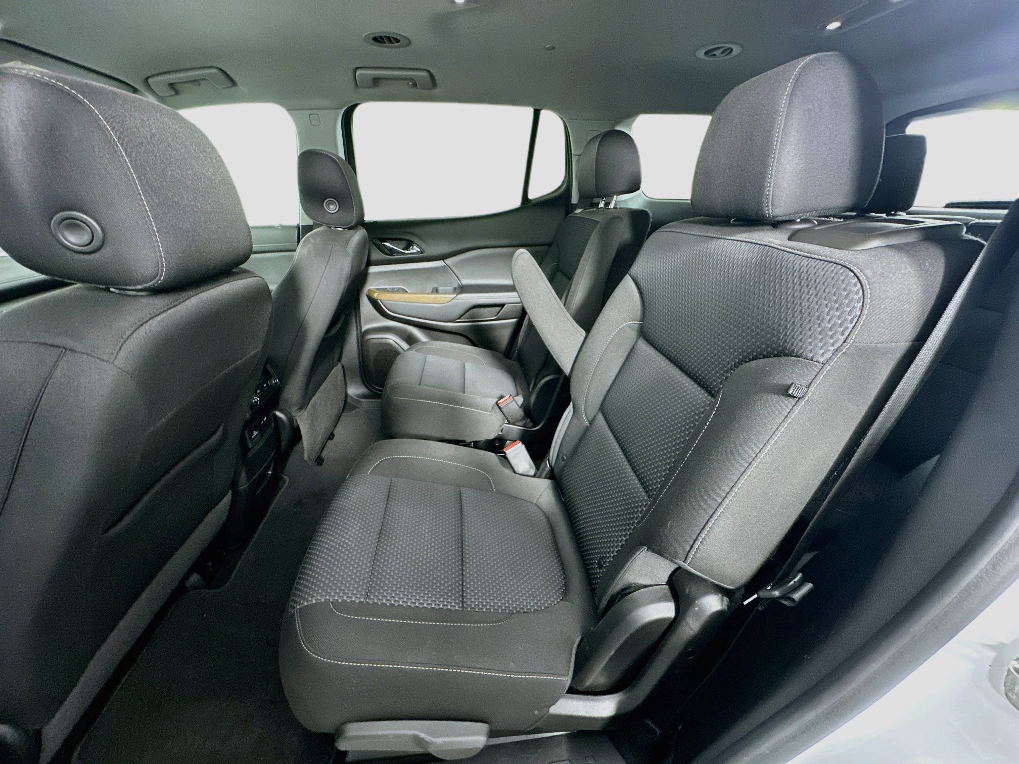 Used 2021 GMC Acadia SLE w/ Driver Convenience Package FWD image 29