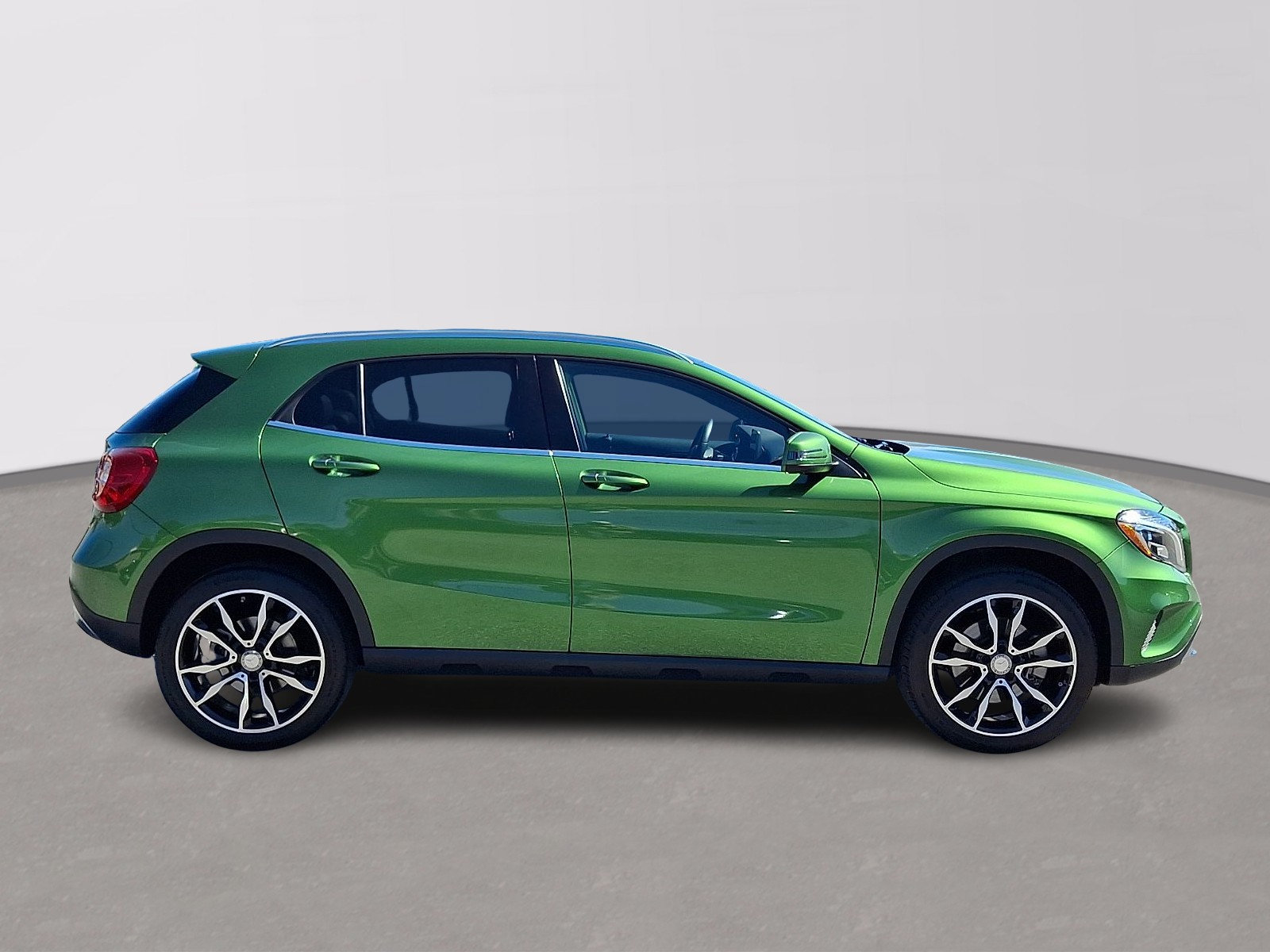Used 2017 Mercedes-Benz GLA 250 4MATIC image 4